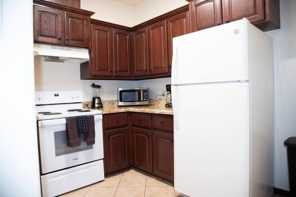 Modern 2 bed 2-bath next to University UTRGV Apartment in Edinburg