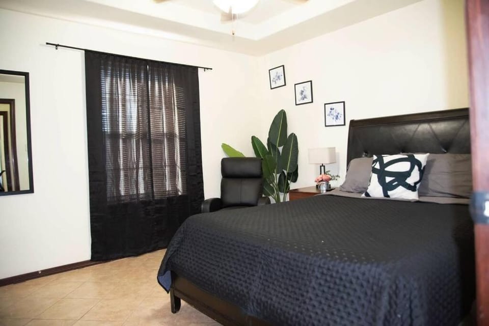 1 Min to University UTRGV 2BD 2BT town suite Apartment in Edinburg