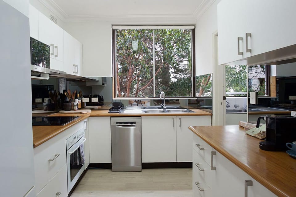 Surfers Paradise Bondi Beach House in Sydney