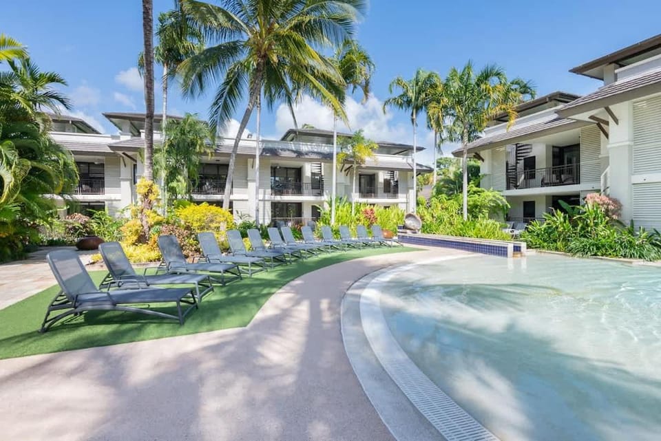 The Oasis at Temple - Dual Apartments, Rooftop Resort Retreat Apartment in Port Douglas