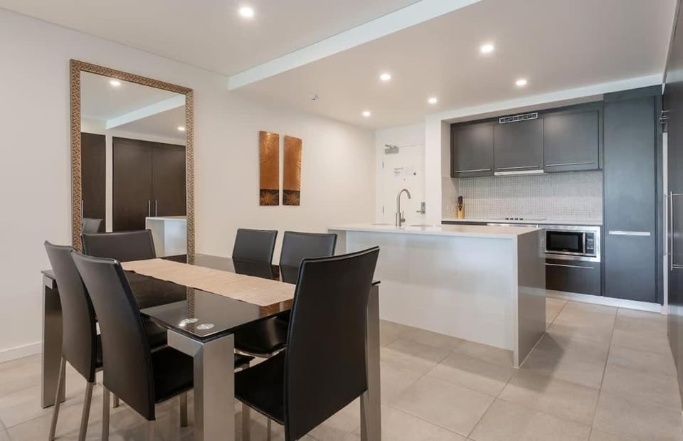 The Oasis at Temple - Dual Apartments, Rooftop Resort Retreat Apartment in Port Douglas