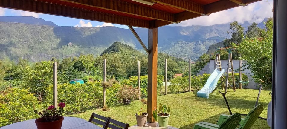 La Montagneuse- Vue panoramique House in Réunion