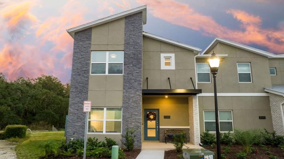 Wonderful 5 Bd w Pool @ Storey Lake Resort 2545 House in Kissimmee