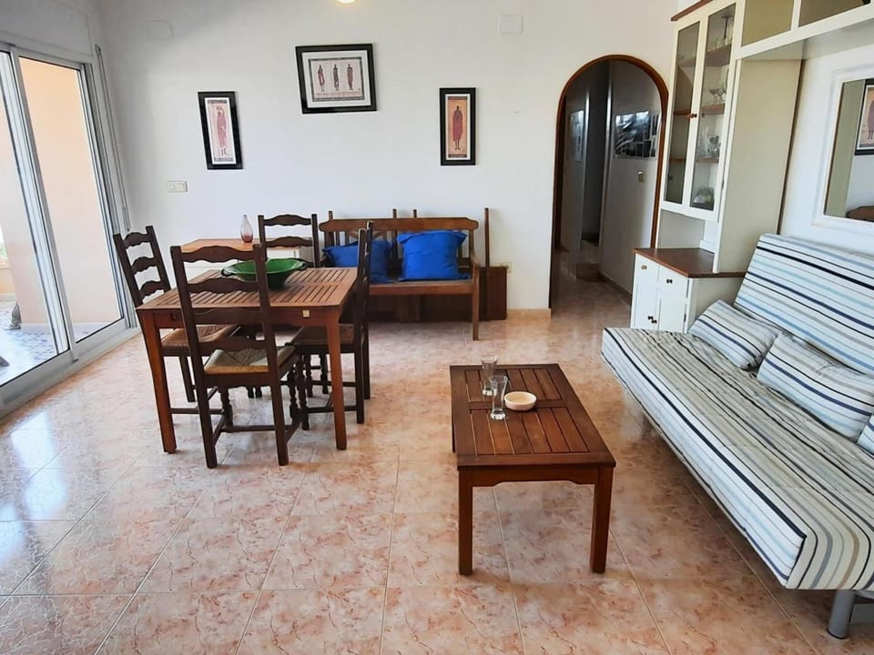 Apartamento familiar con piscina, jardín y terrazas - Llançà - ES-170-22 Apartment in Alt Empordà