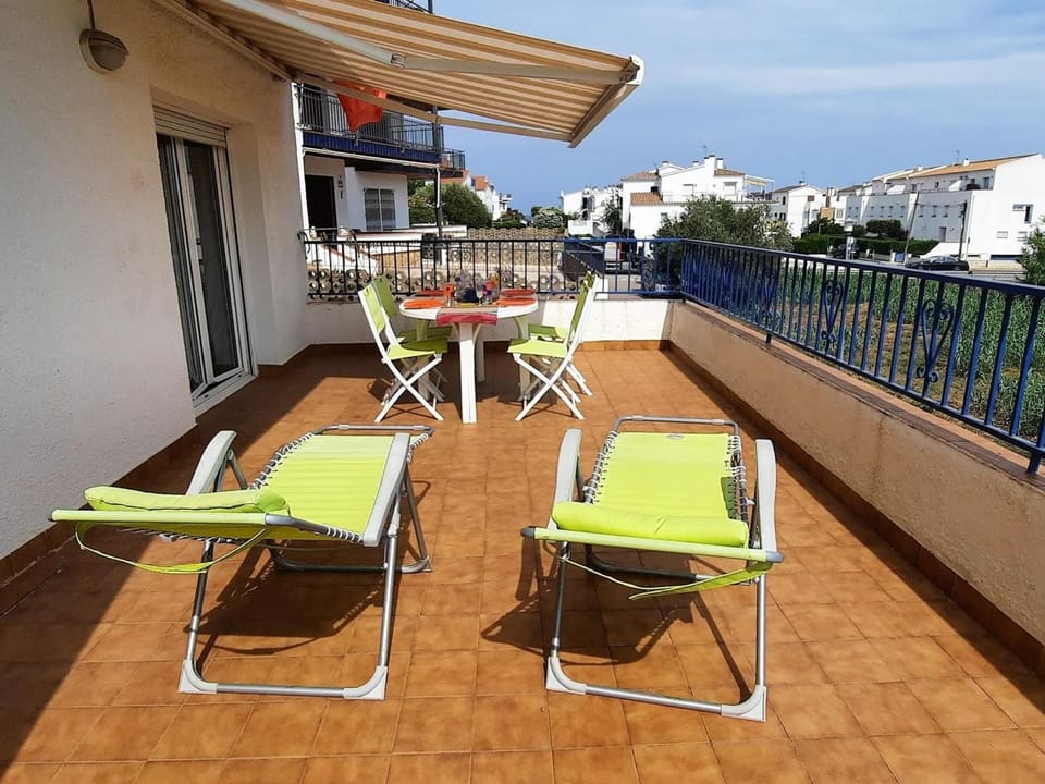 Apartamento Confortable en Sant Genís, Llançà – Cerca de Playa y Actividades F - ES-170-44 Apartment in Alt Empordà