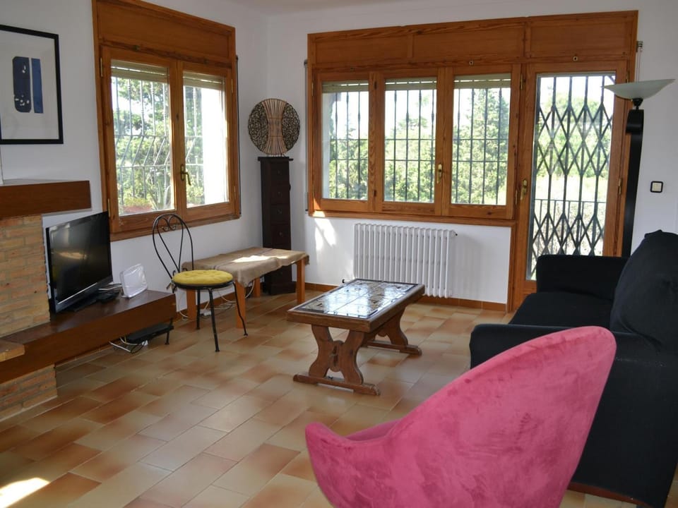 Casa tranquila con jardín, 4 habitaciones, cerca de la playa en Llançà - ES-170-65 Villa in Alt Empordà