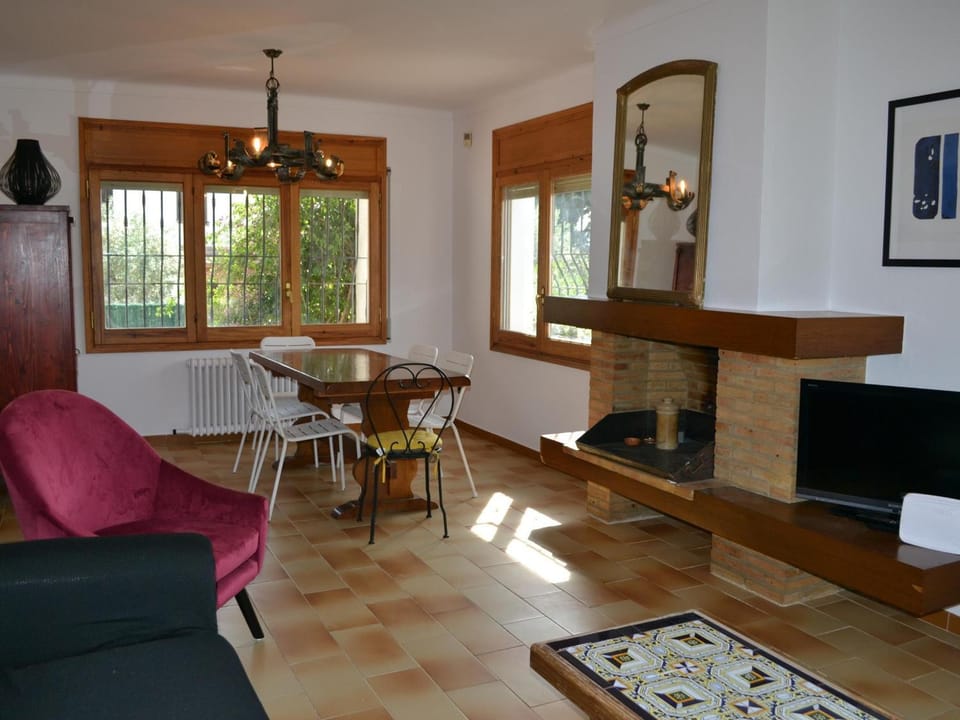Casa tranquila con jardín, 4 habitaciones, cerca de la playa en Llançà - ES-170-65 Villa in Alt Empordà