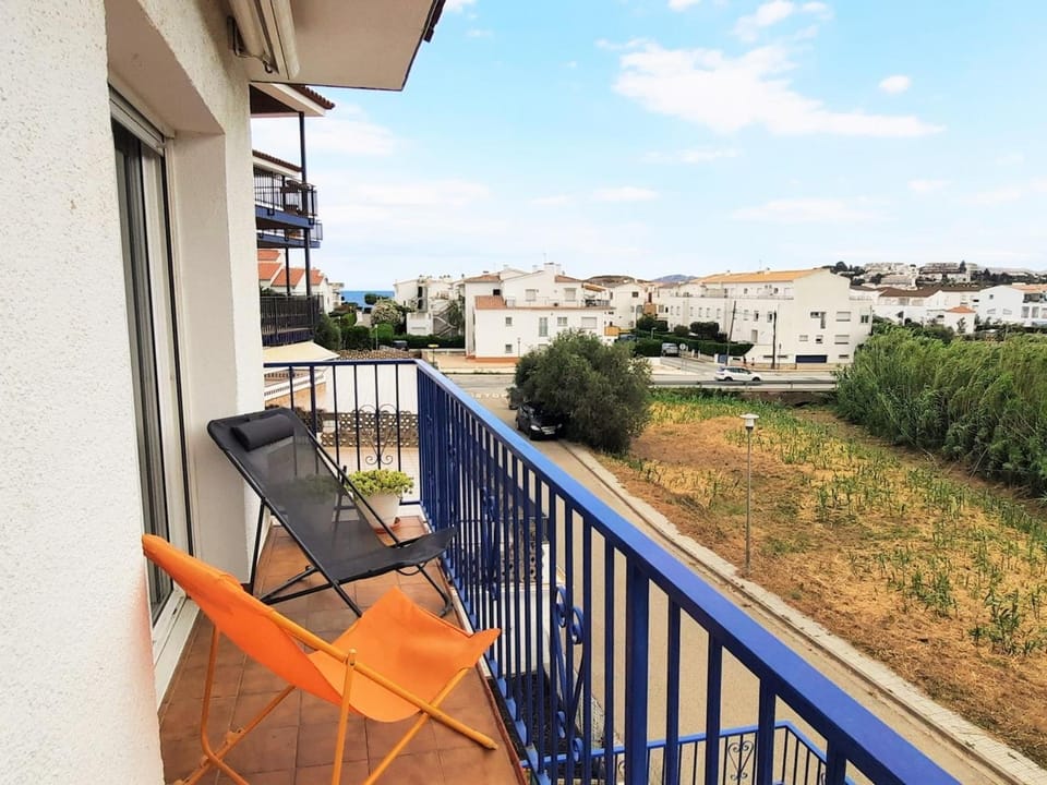 Apartamento familiar en Llançà cerca de la playa de Grifeu, 2 habitaciones y parking - ES-170-76 Apartment in Alt Empordà