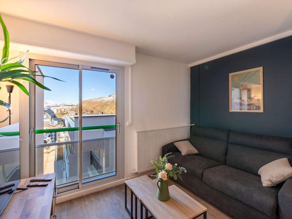 Studio moderne pour 2 personnes avec cuisine équipée et TV à Gourette - FR-1-400-122 Apartment in Nouvelle-Aquitaine
