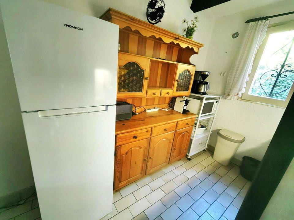 Villa Mitoyenne Calme avec Piscine, Clim et Parking pour 4 Pers. - FR-1-607-179 Villa in Agde