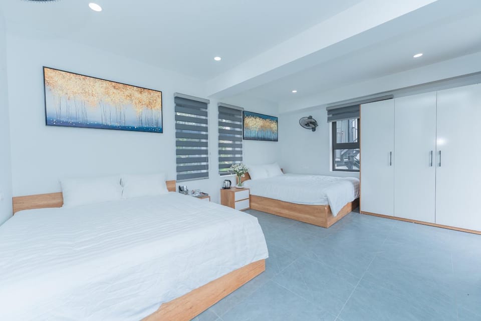 Photo of the whole room, Bedroom