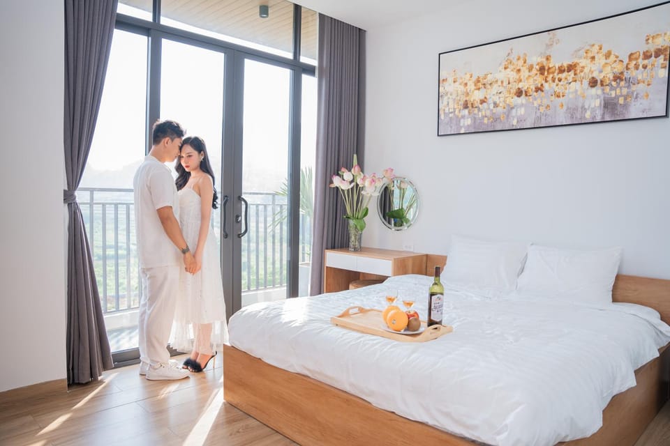 Bed, People, Photo of the whole room, Bedroom