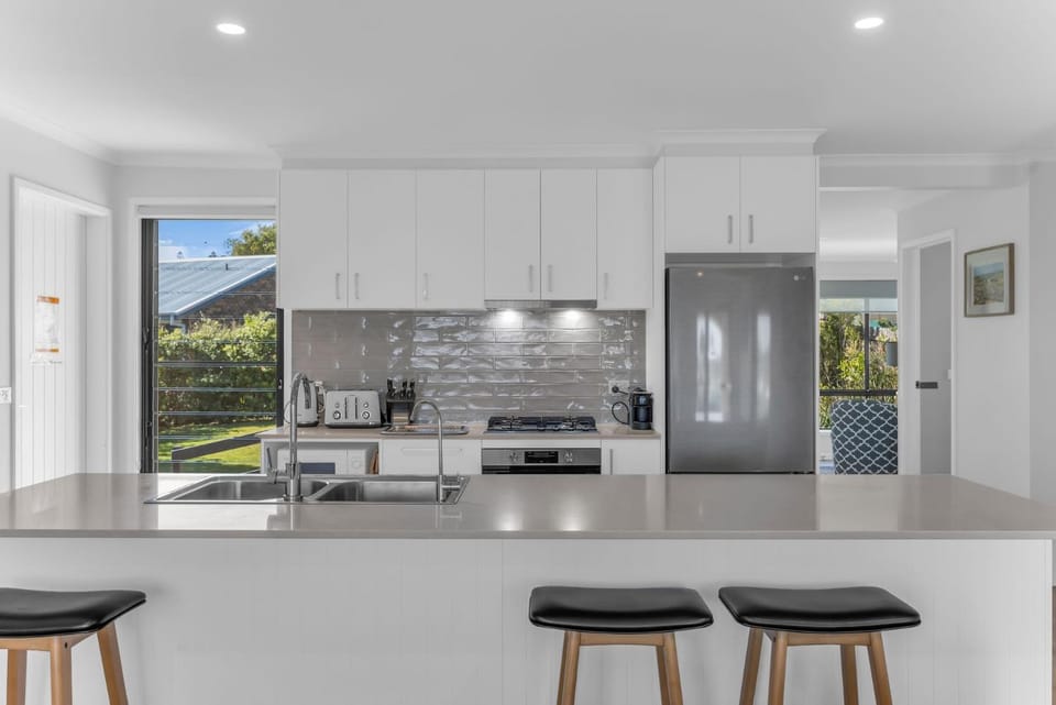 Horseshoe Beach Cottage - Young Street 4 House in Bermagui