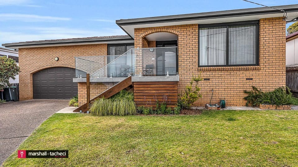 Property building, Garden view, Parking