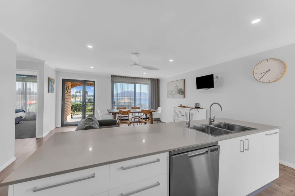 Horseshoe Beach Cottage - Young Street 4 House in Bermagui