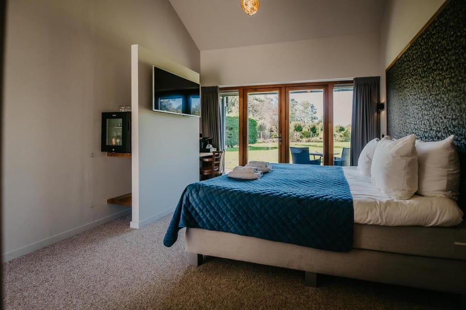 Bed, Balcony/Terrace, Photo of the whole room, Bedroom