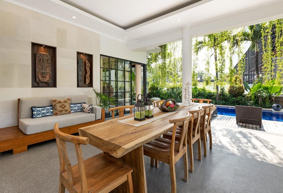 Seating area, Dining area