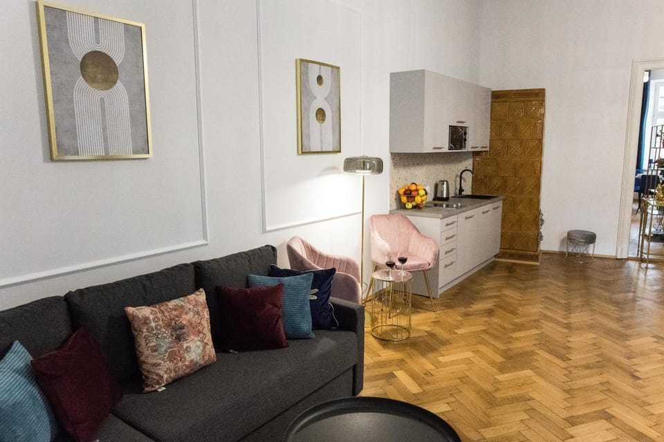 Kitchen or kitchenette, Living room, Seating area