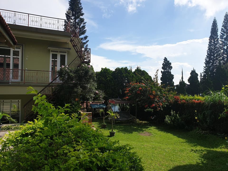 Villa Bougenvile Lembang Asri House in Parongpong