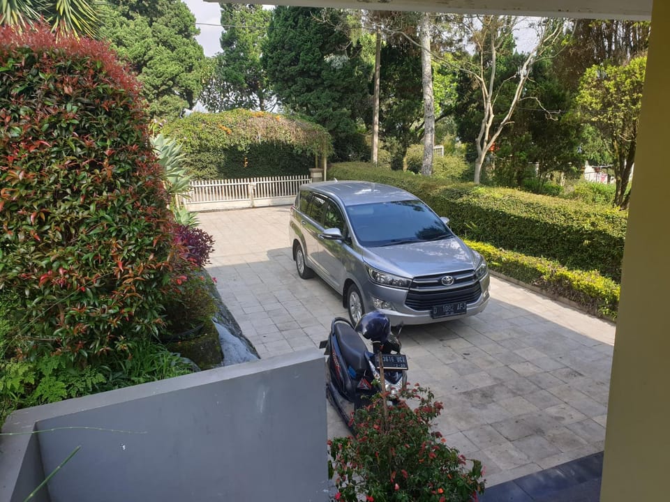 Villa Bougenvile Lembang Asri House in Parongpong