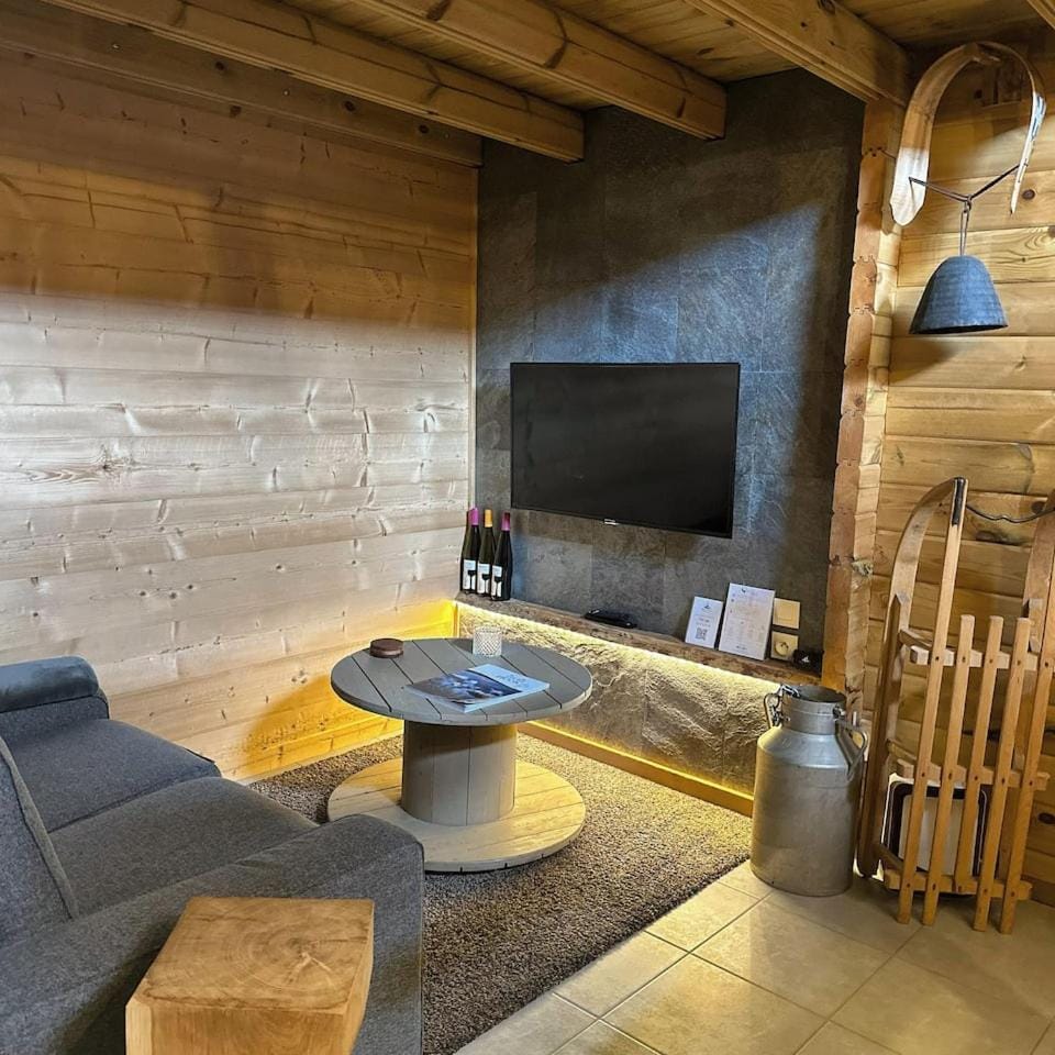 Chalet Authentique - Insolite - Sauna & Télécabine - Ménage, serviettes, lit fait inclus Cabin in Gérardmer