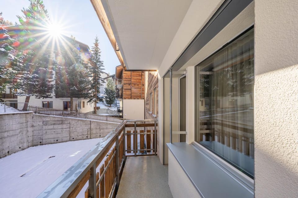 Patio, Day, Balcony/Terrace