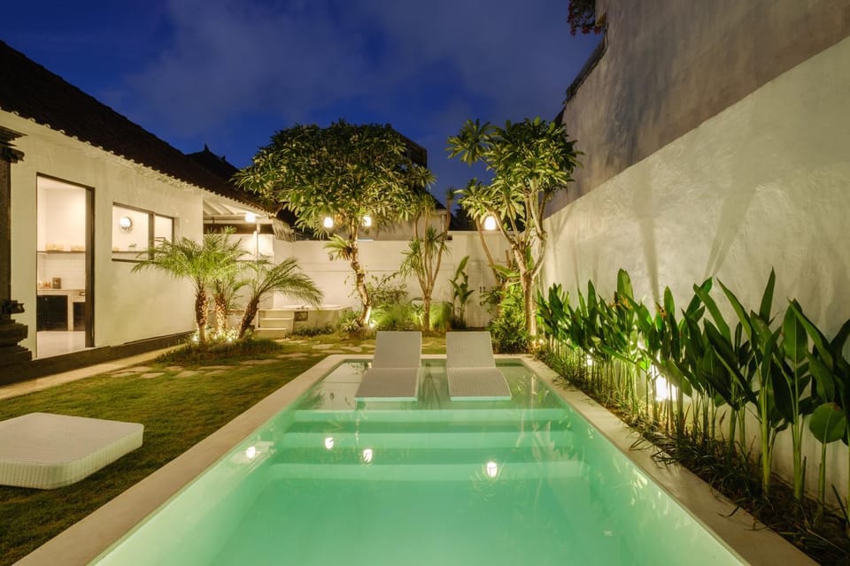 Hot Tub, Swimming pool