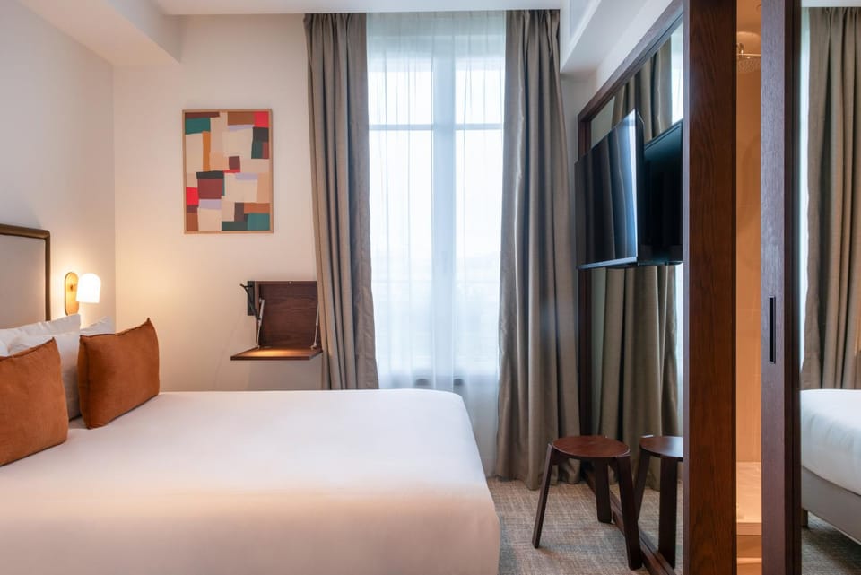 Bed, TV and multimedia