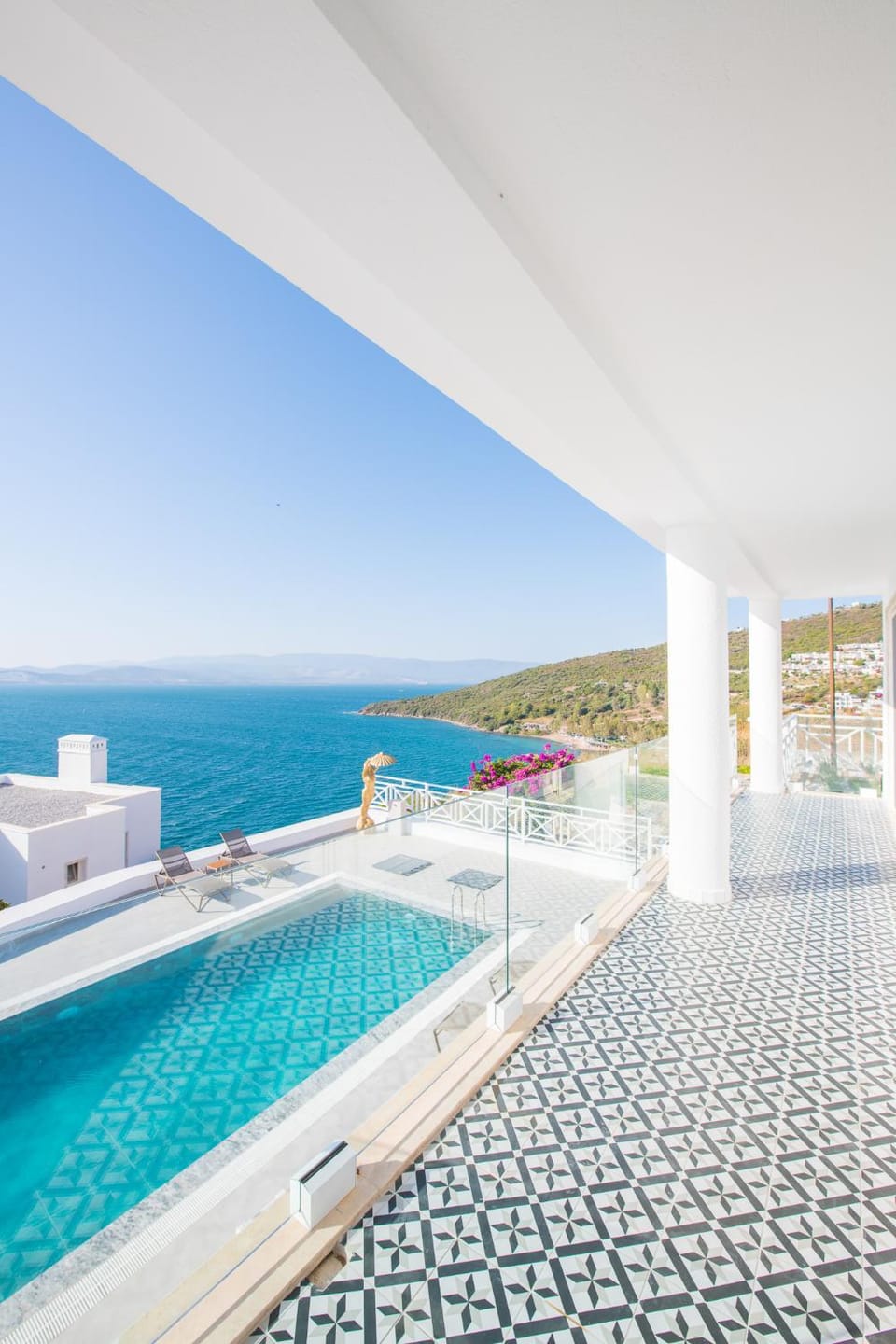 Patio, Day, Natural landscape, View (from property/room), Balcony/Terrace, Mountain view, Pool view, Sea view, Swimming pool, sunbed