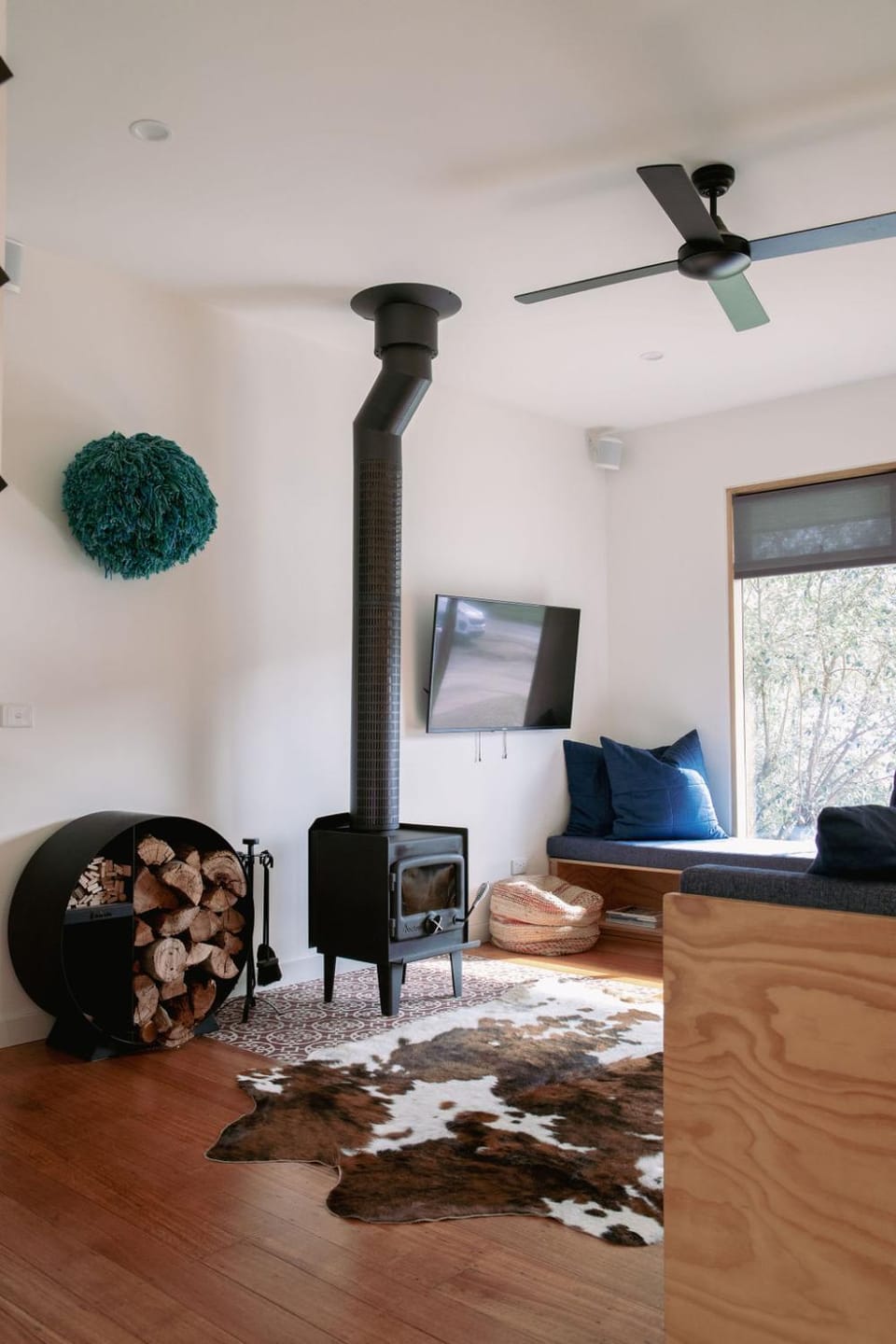 Communal lounge/ TV room, TV and multimedia, Living room, fireplace