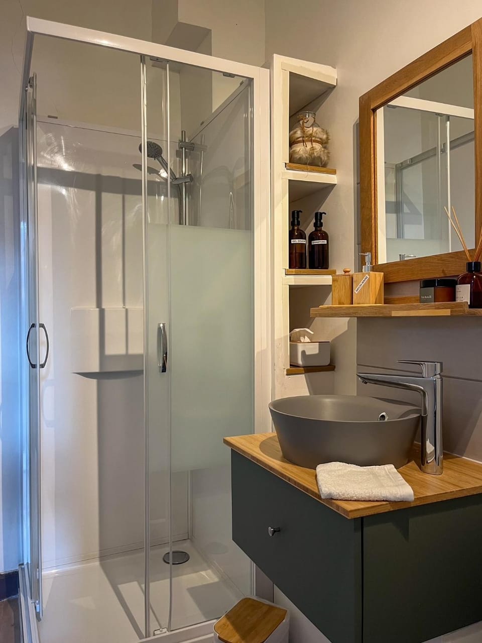 Shower, Bathroom