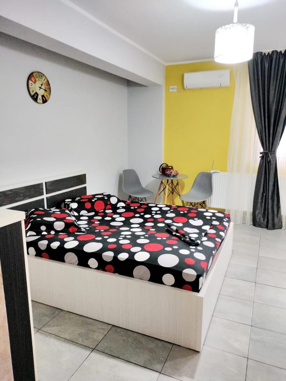 Bed, Photo of the whole room, Bedroom, air conditioner