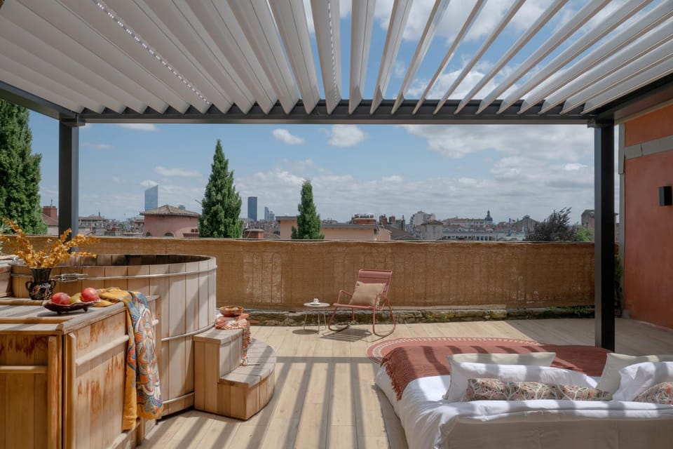 Patio, Nearby landmark, Hot Tub, View (from property/room), Landmark view, Open Air Bath