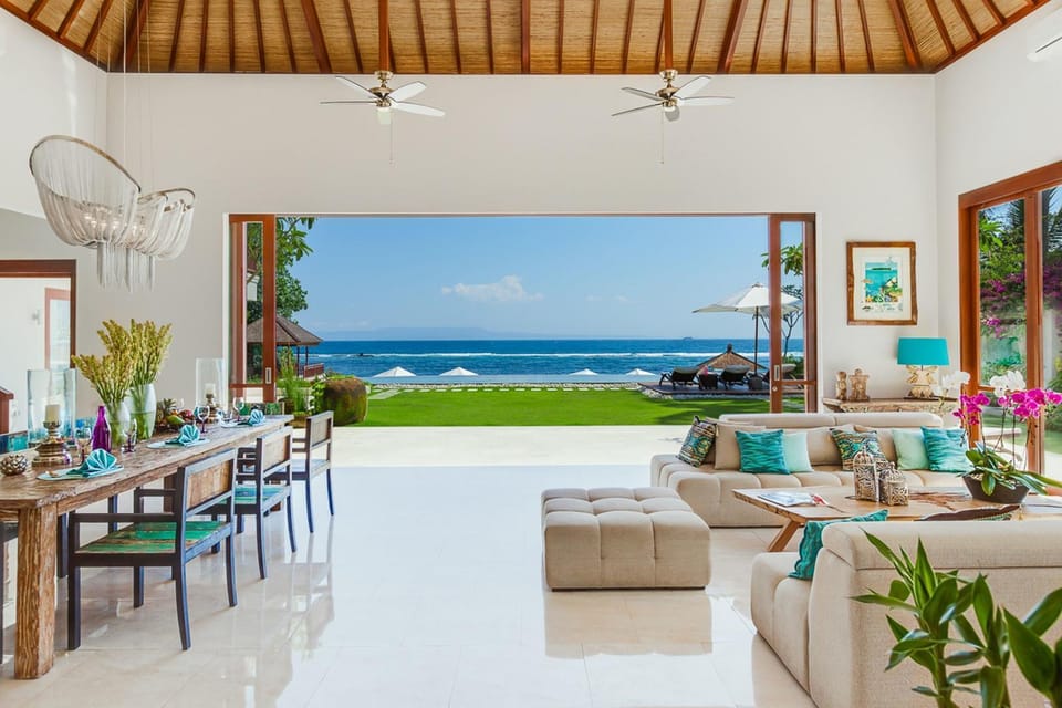 View (from property/room), Living room, Dining area