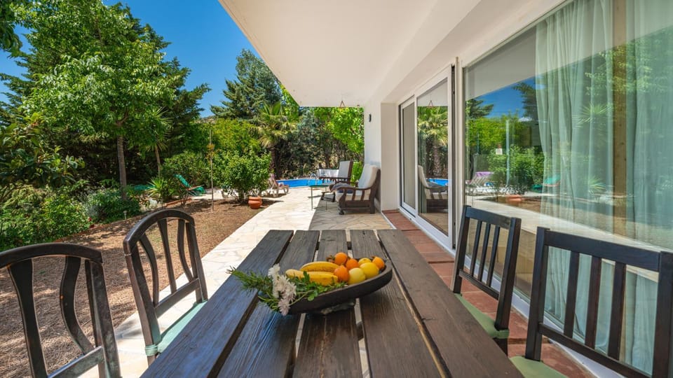 Property building, Pool view