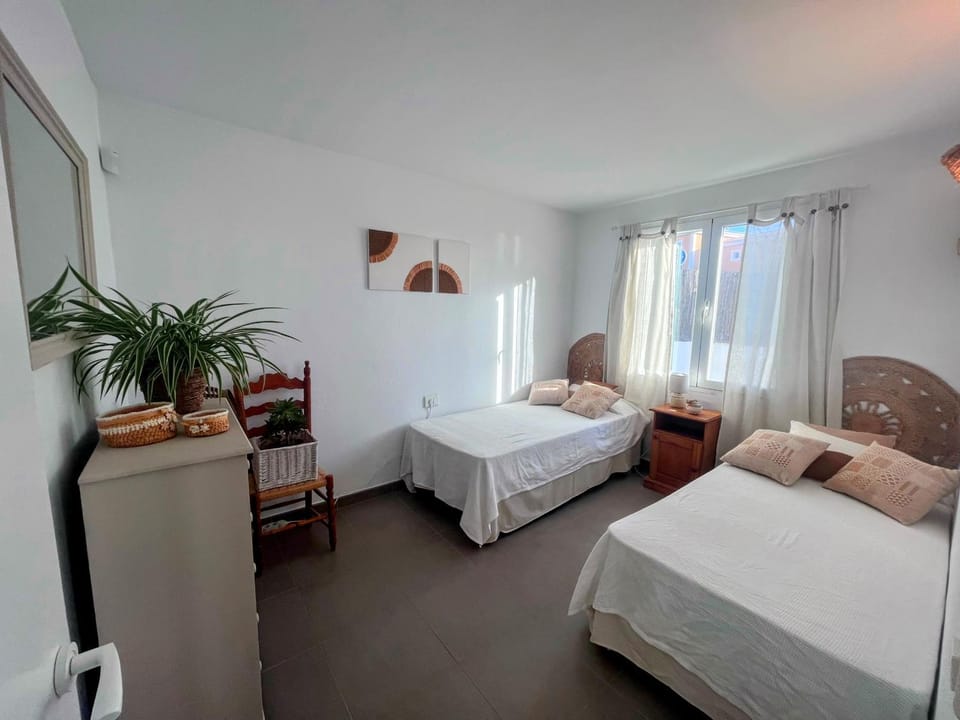 * villa idéale famille-plage, activités, commerces House in Balearic Islands