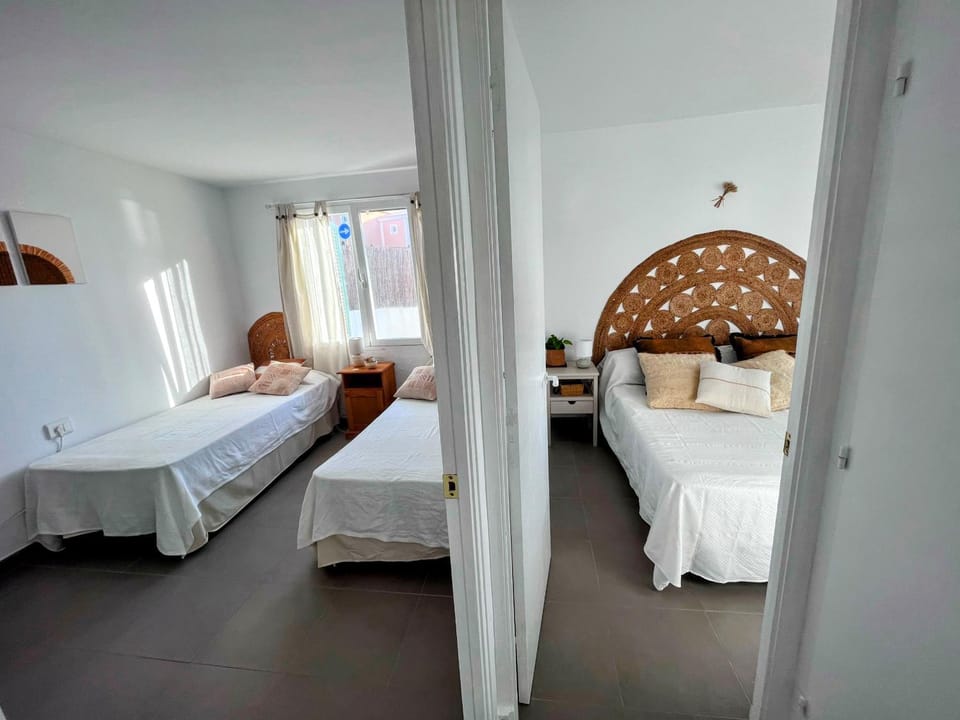 * villa idéale famille-plage, activités, commerces House in Balearic Islands
