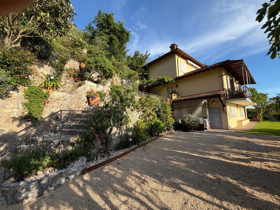 Villa Romantica Sea View Villa in Camaiore