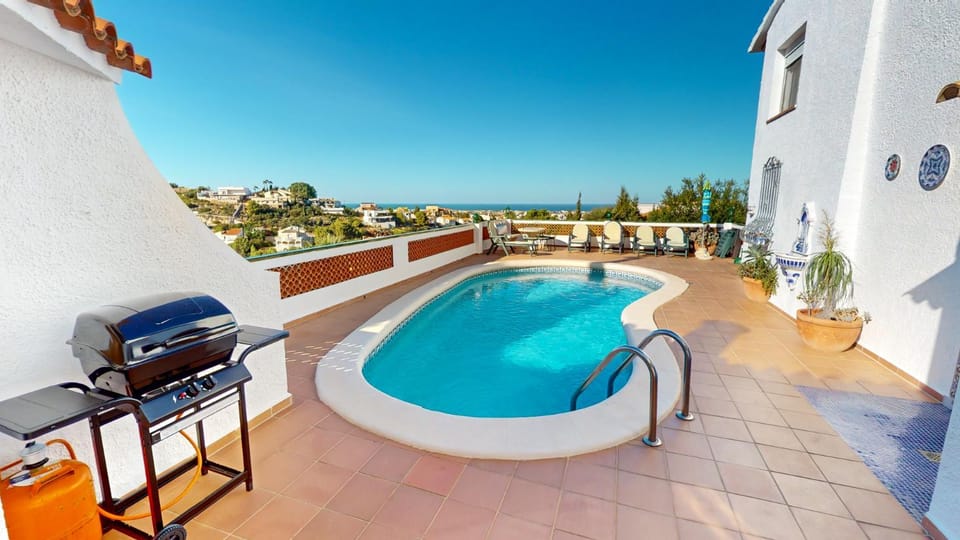 Property building, Patio, Day, Natural landscape, View (from property/room), Balcony/Terrace, Pool view, Sea view, Swimming pool, Swimming pool, sunbed