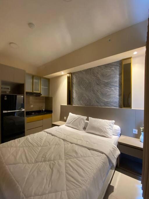 Luxury Studio Benson Apartment, Pakuwon Mall Apartment in Surabaya