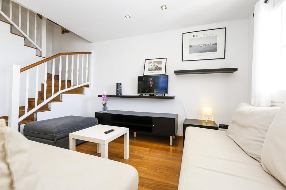 Communal lounge/ TV room, Living room
