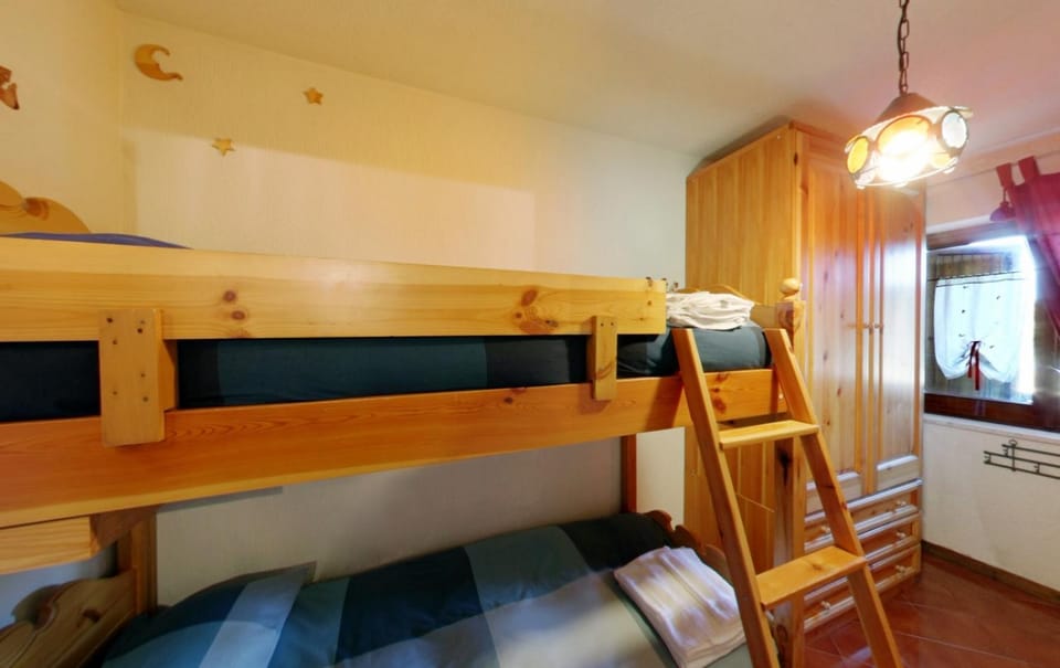 bunk bed