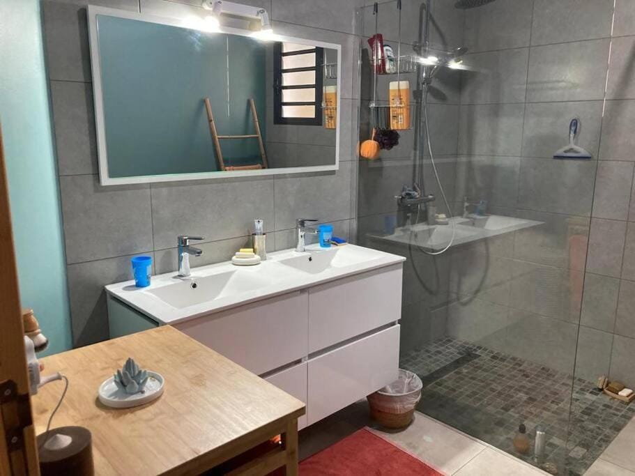Shower, Bathroom