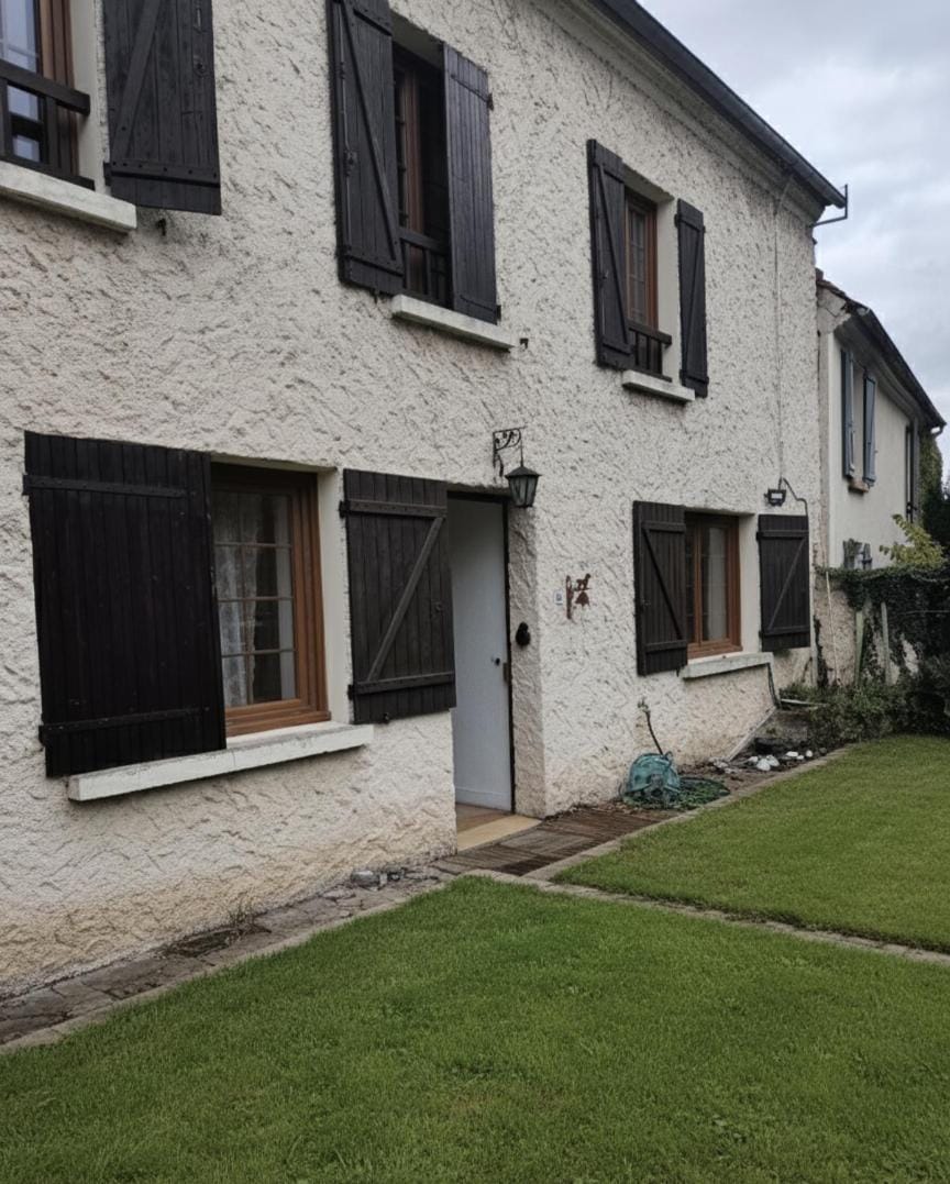 Property building, Day, Garden, Garden view