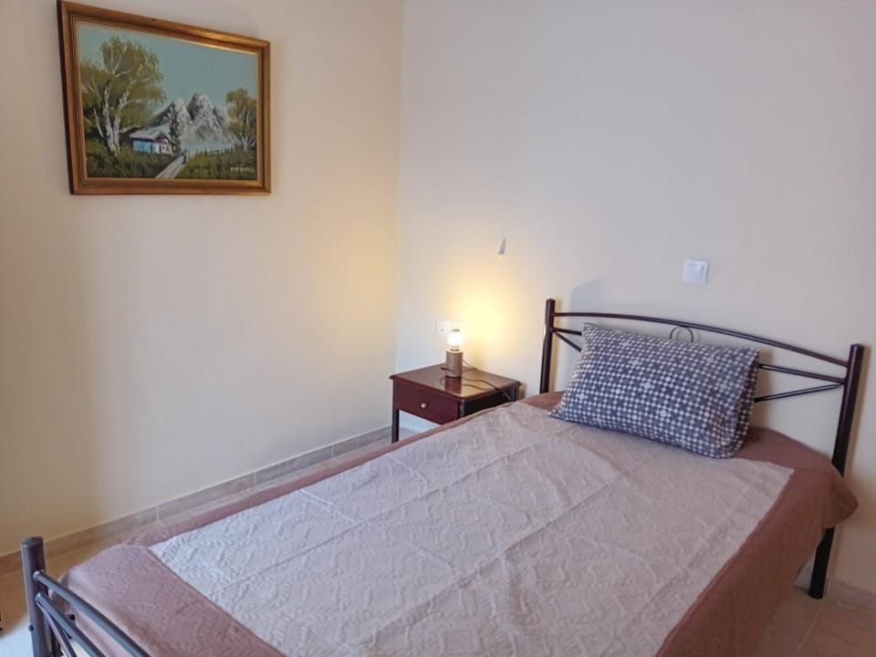 House in Amfilochia- Μονοκατοικία House in Peloponnese, Western Greece and the Ionian