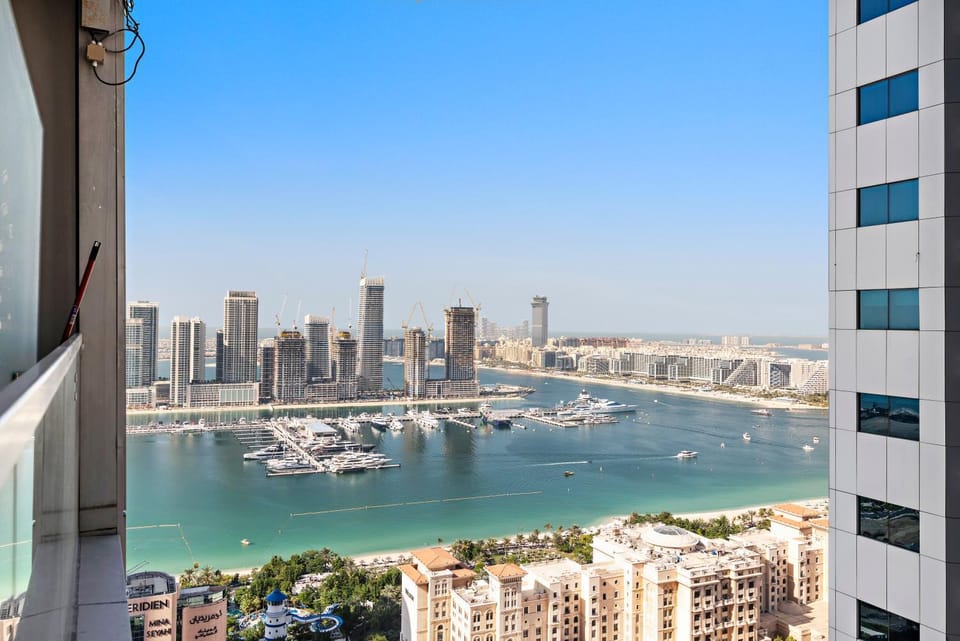 Great 2BR APT Ocean Heights Apartment in Dubai