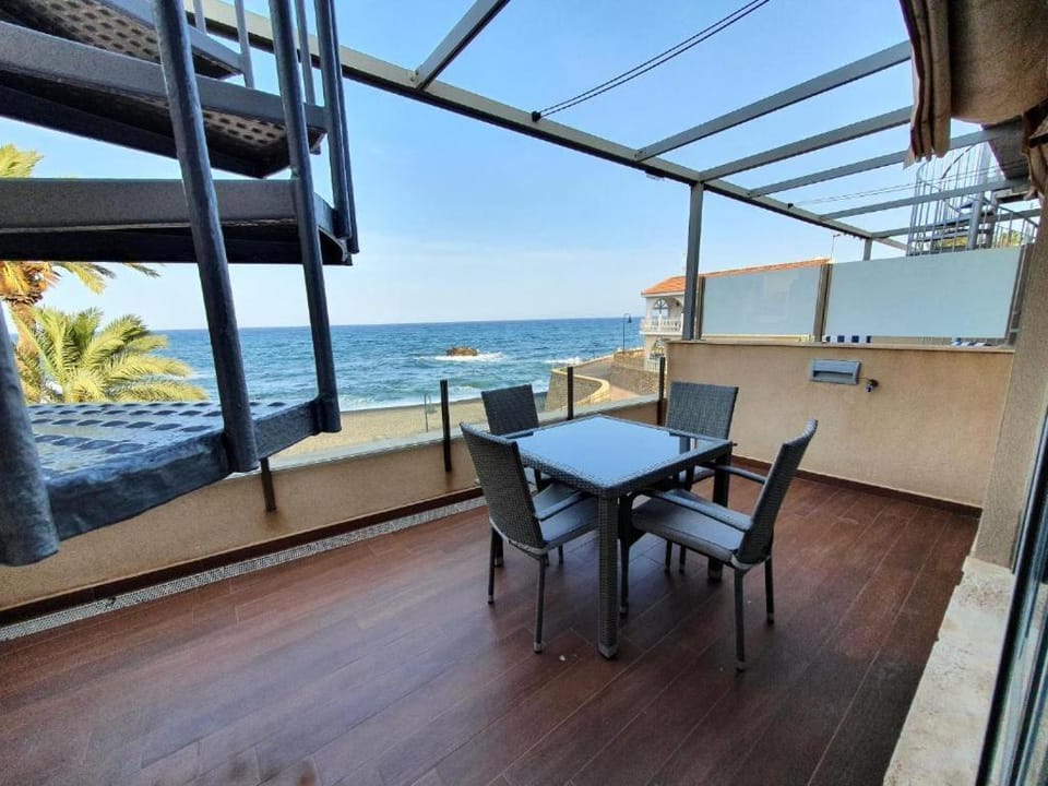 Day, Natural landscape, View (from property/room), Balcony/Terrace, Balcony/Terrace, Dining area, Sea view