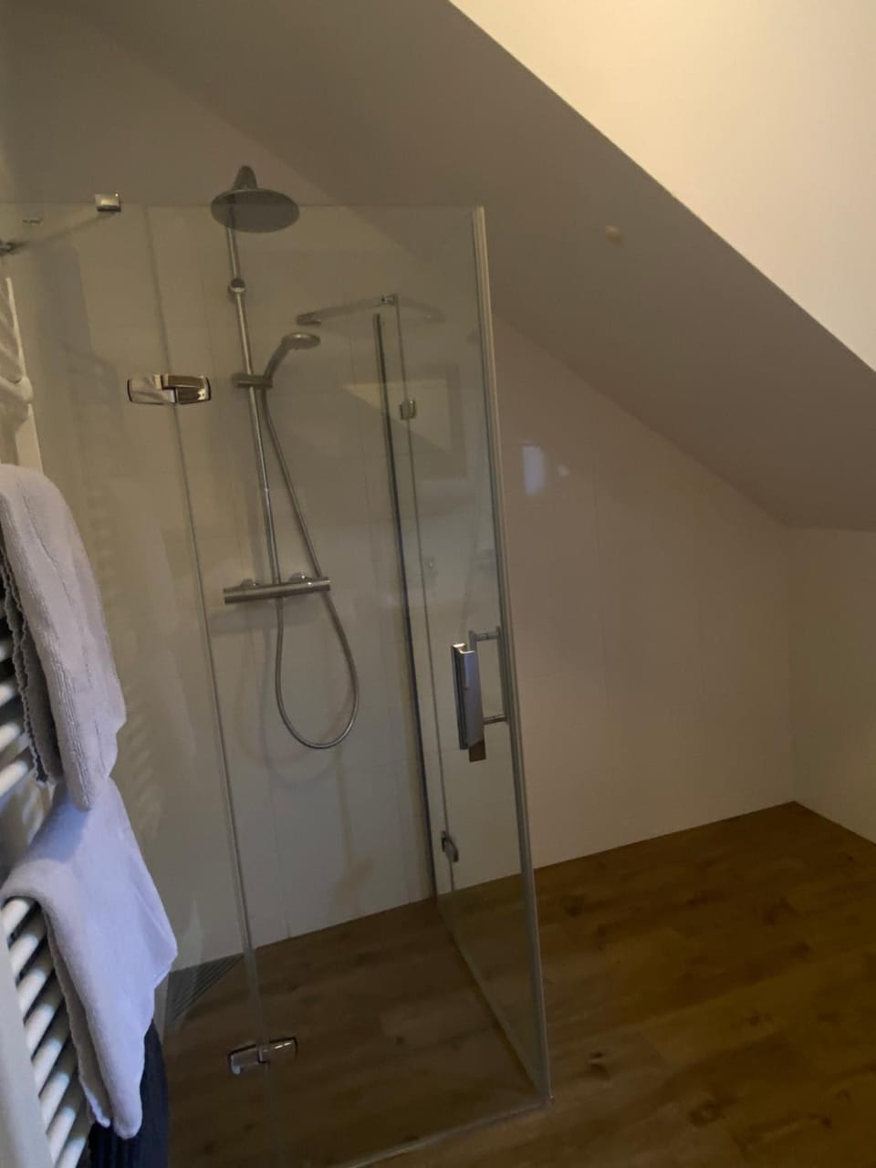 Shower, Bathroom, towels