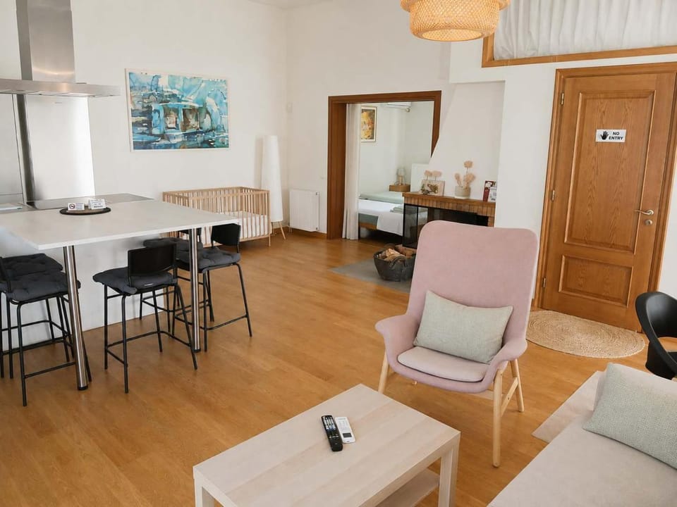 Pavlos Loft - Garden Views & Terrace in Leontari Apartment in Decentralized Administration of Attica