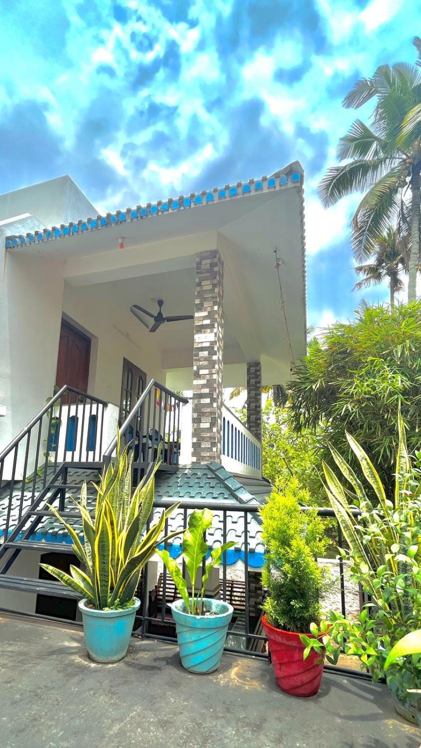 Property building, View (from property/room), Balcony/Terrace